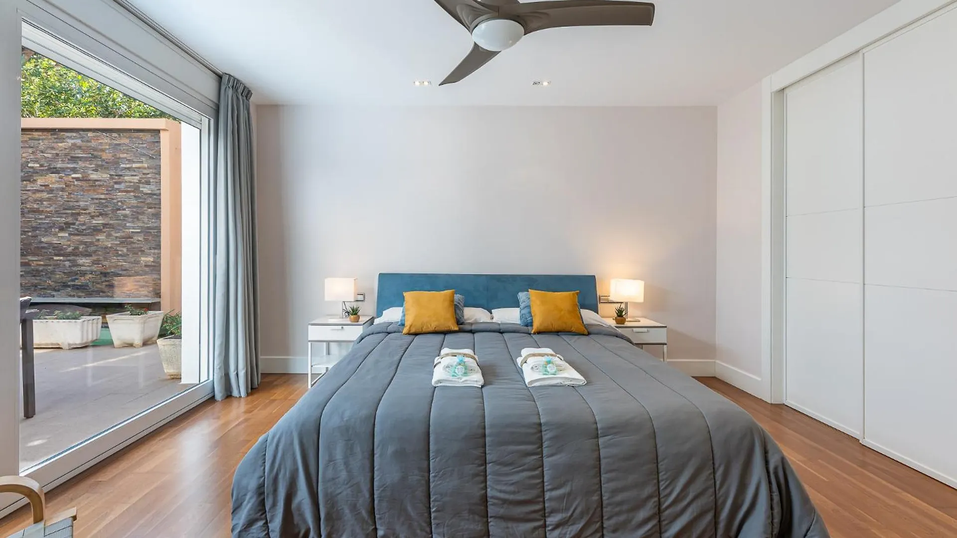 797 Holiday Rentals - Hermosa Villa En Playamar Torremolinos