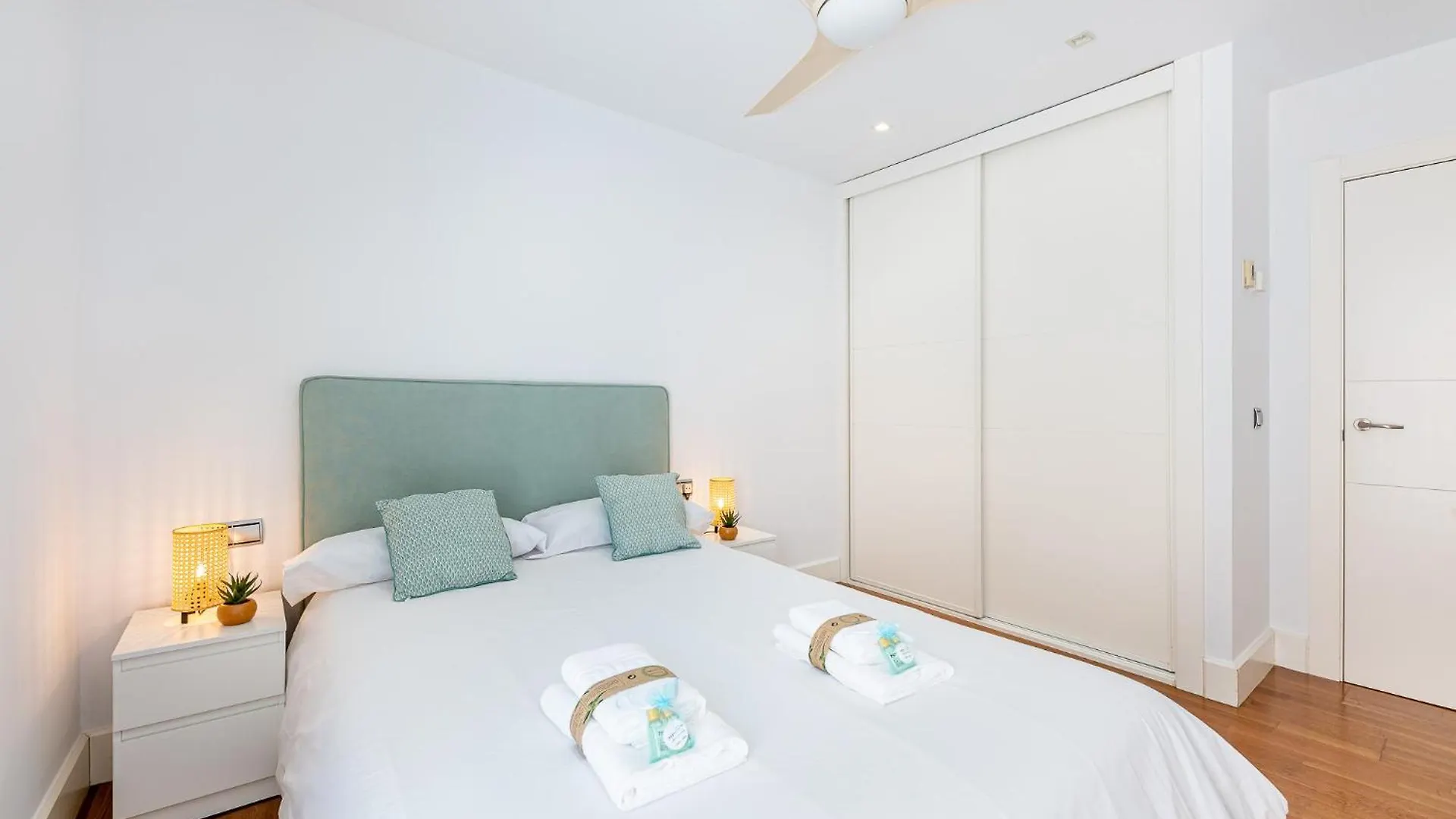 797 Holiday Rentals - Hermosa Villa En Playamar Torremolinos