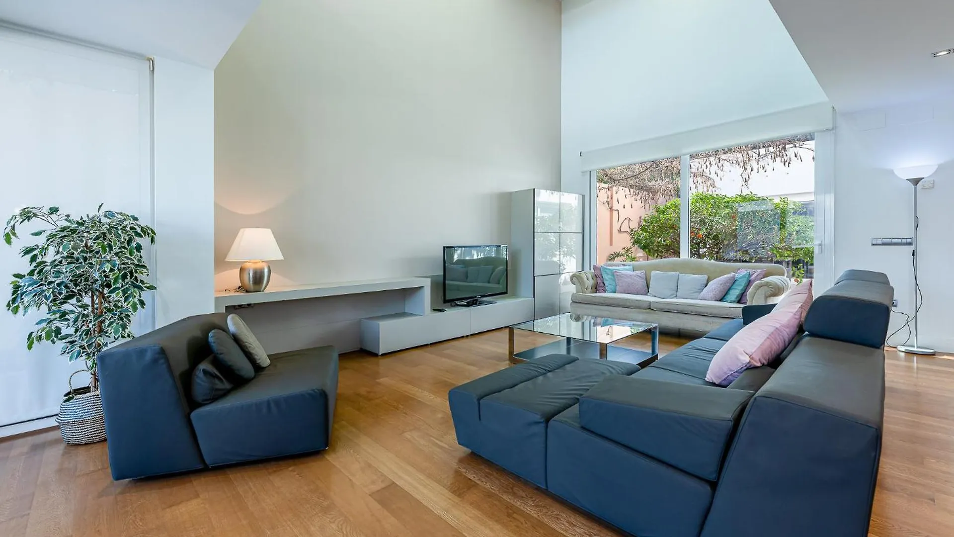 797 Holiday Rentals - Hermosa Villa En Playamar Torremolinos 0*,  Spain