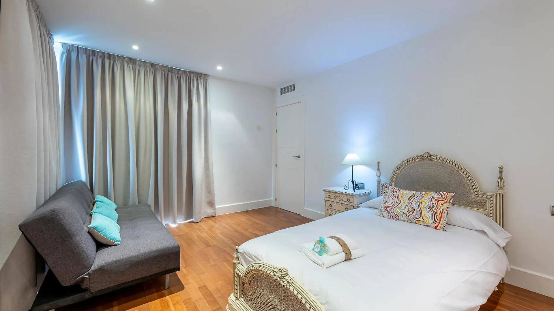 797 Holiday Rentals - Hermosa Villa En Playamar Torremolinos Spain