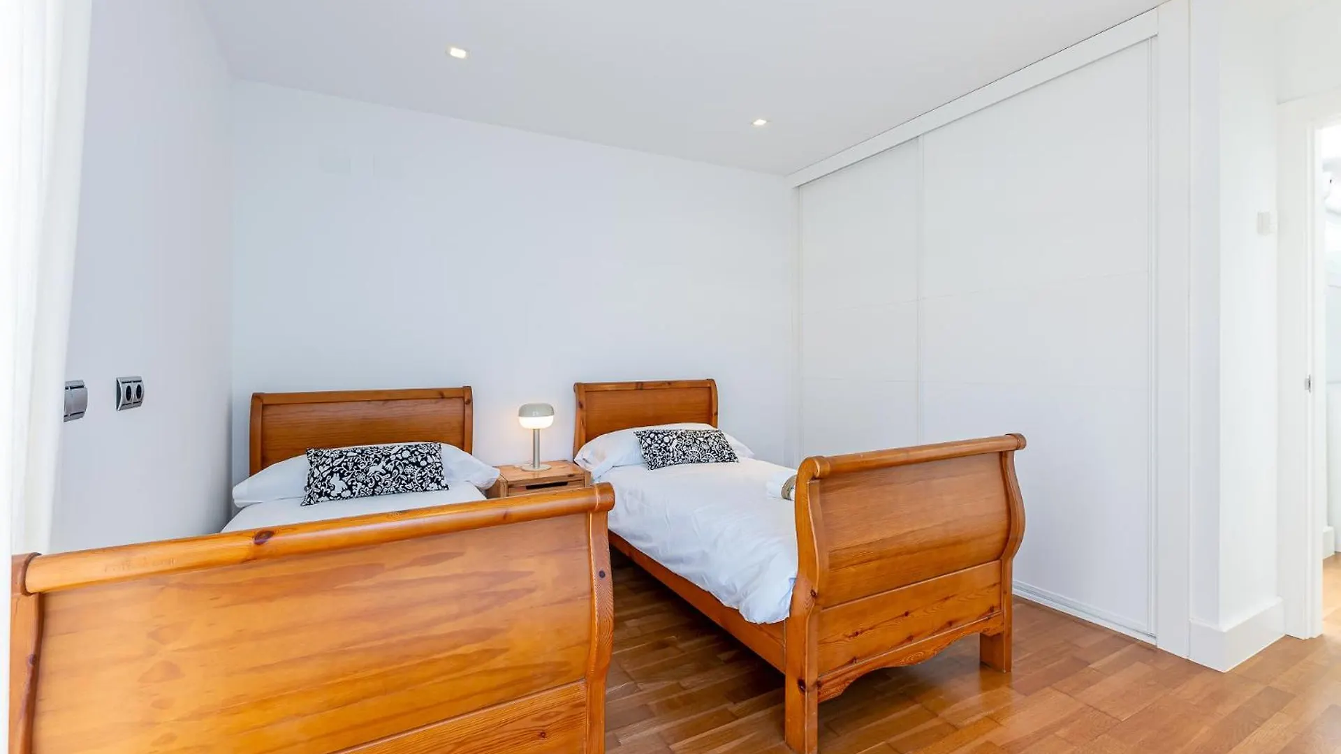797 Holiday Rentals - Hermosa Villa En Playamar Torremolinos