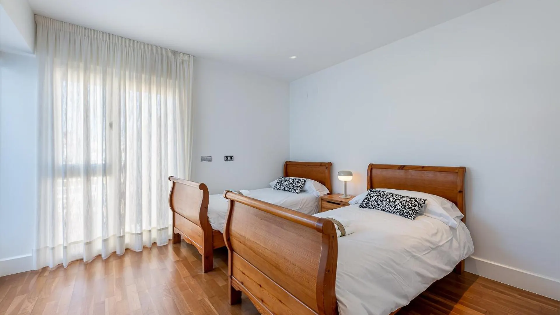 797 Holiday Rentals - Hermosa Villa En Playamar Torremolinos