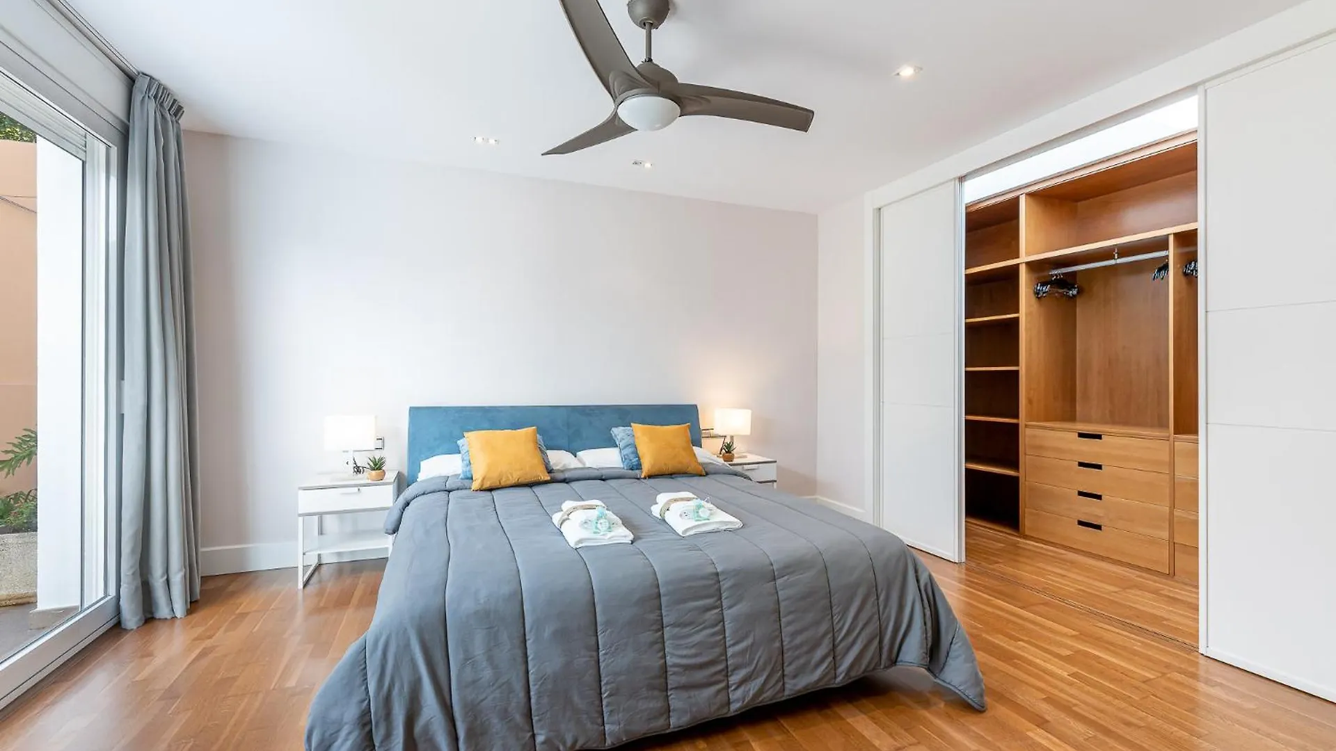 797 Holiday Rentals - Hermosa Villa En Playamar Torremolinos